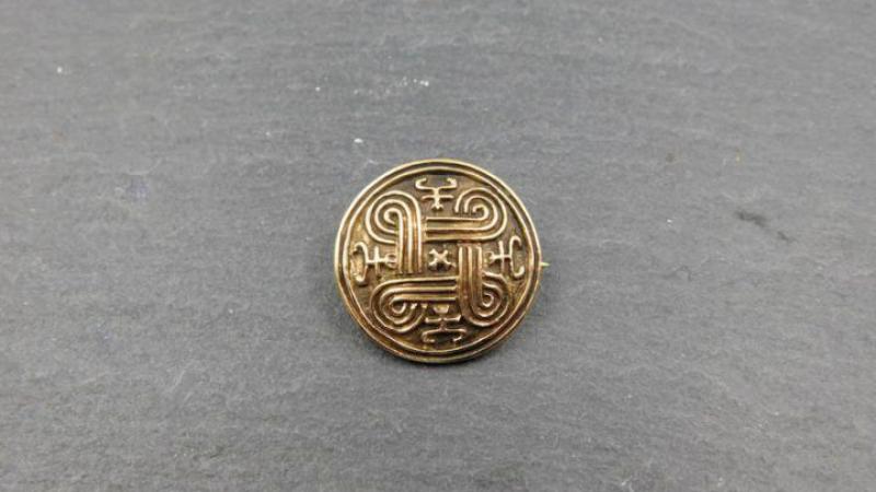 Kleine Wikinger Fibel mit Schildknoten aus Bronze